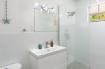 H171-BathroomC